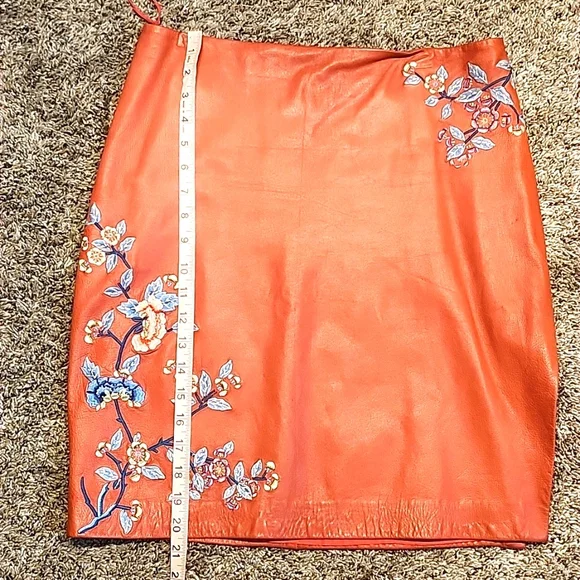 Leather skirt - Picture 1 of 9